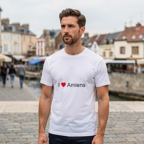 Photo portée du T-shirt I love amiens en décor Amiens