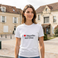 Photo portée du T-shirt I love neuville-sur-oise en décor Neuville Sur Oise